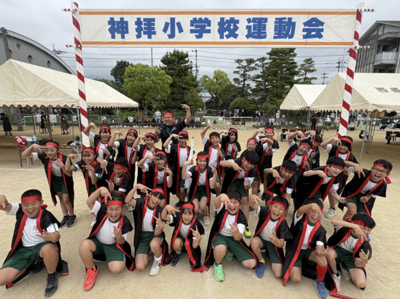 ６花入場門で