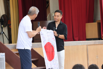 ５